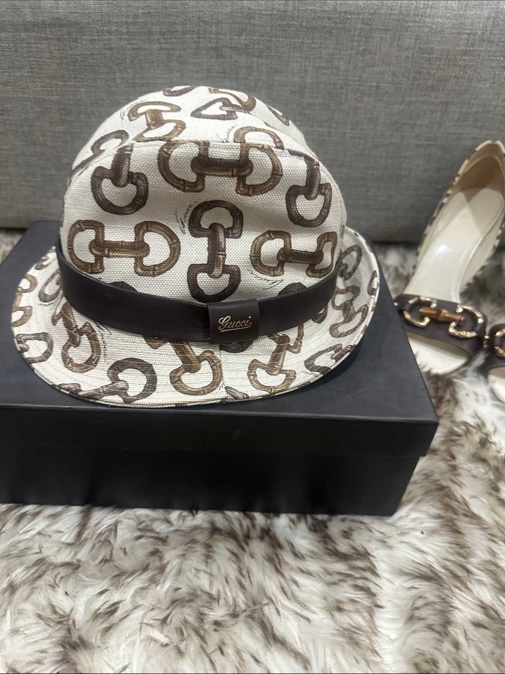 GUCCI Cream Canvas fedora Hat with classic Brown Horsebit Print